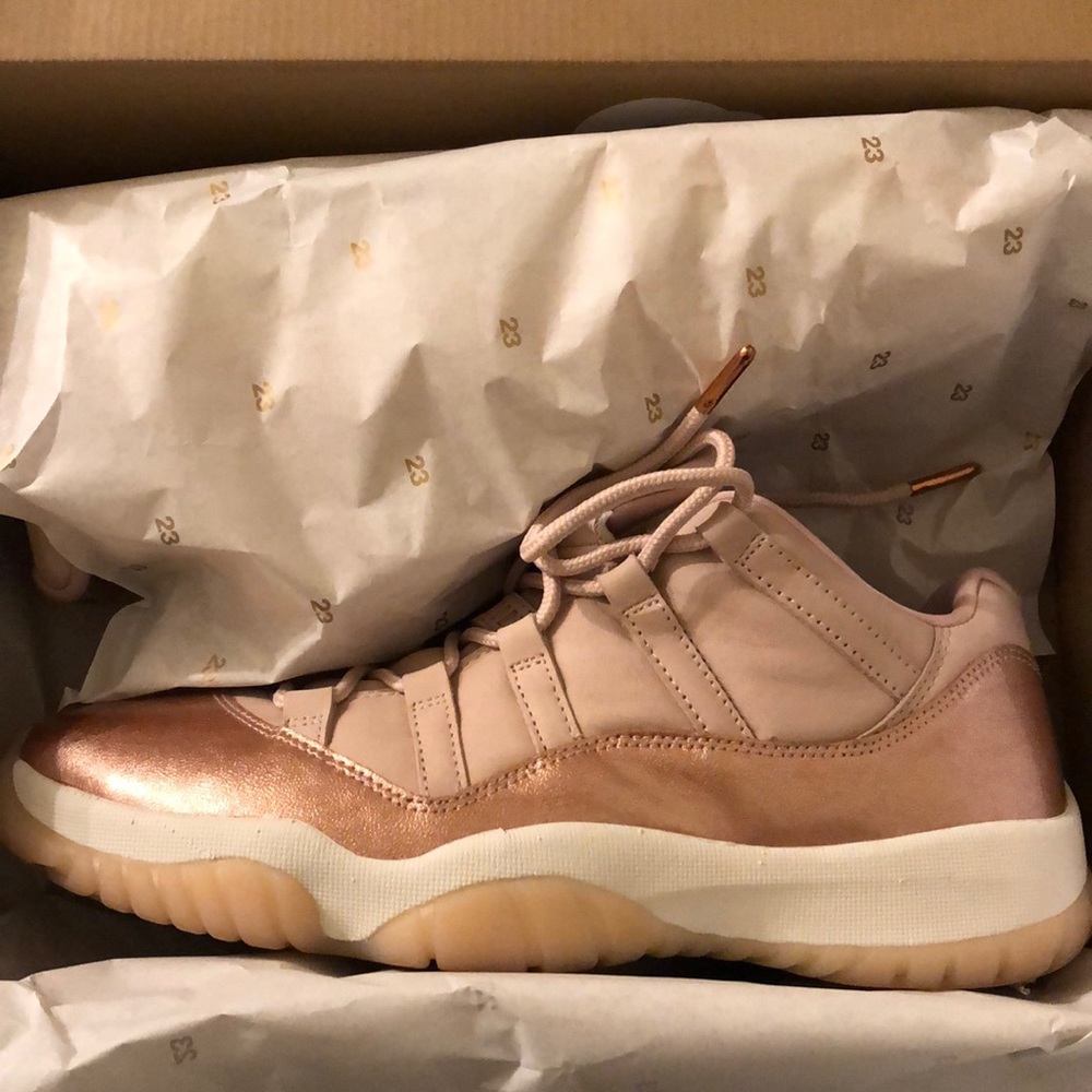 Barely NEW WMNS AIR JORDAN 11 RETRO- Rose Gold